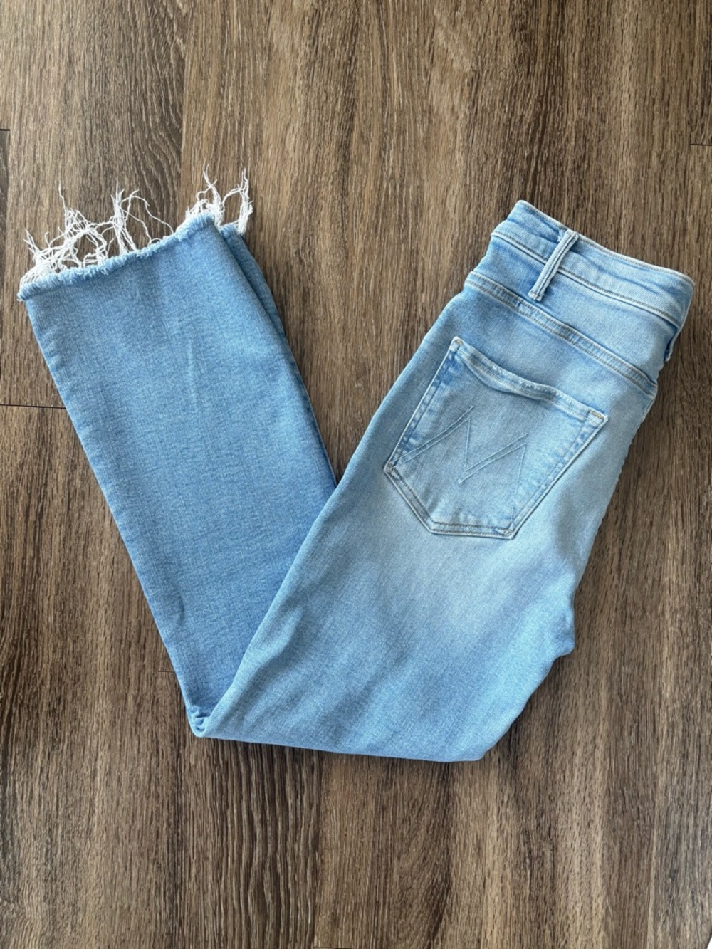 MOTHER Light Blue Frayed Ankle Crop Jeans in size 30